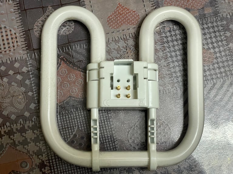 Kosnic 21W Butterfly Warm White, 2700K, 4 pin,