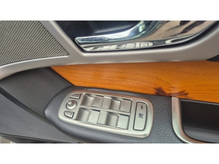2010 Jaguar XF d V6 Luxury Saloon Diesel Automatic