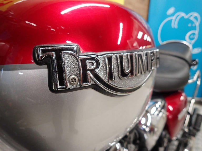 TRIUMPH LEGEND 885 1999