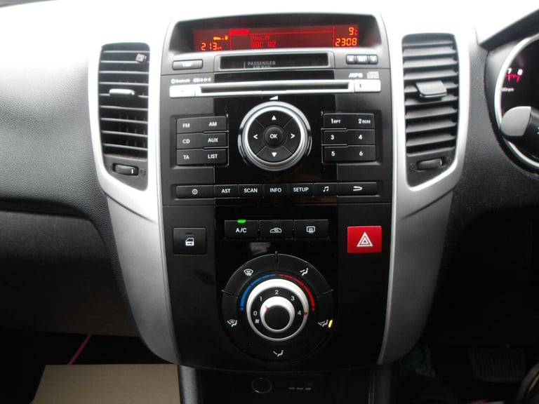 2013 Kia Venga 1.6 2 Auto Euro 5 5dr HATCHBACK Petrol Automatic