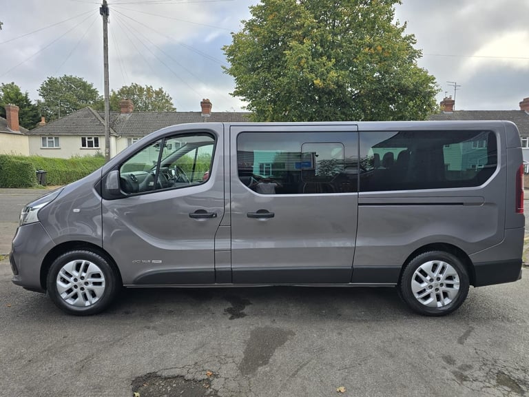 Renault Trafic LL29 ENERGY dCi 145 Sport Nav 9 Seat LWB Minibus DIESEL 2016/16