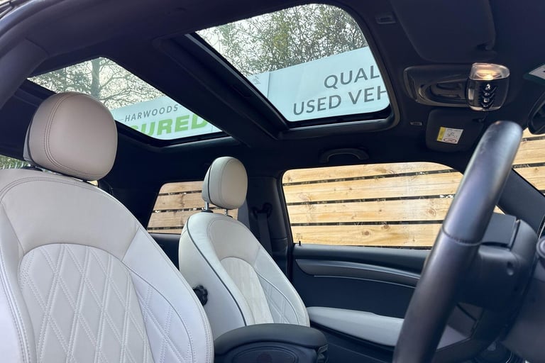 2022 MINI Hatch 1.5 Cooper Exclusive Hatchback 3dr Petrol Steptronic Euro 6 (s/s) (136 ps) HATCHB...