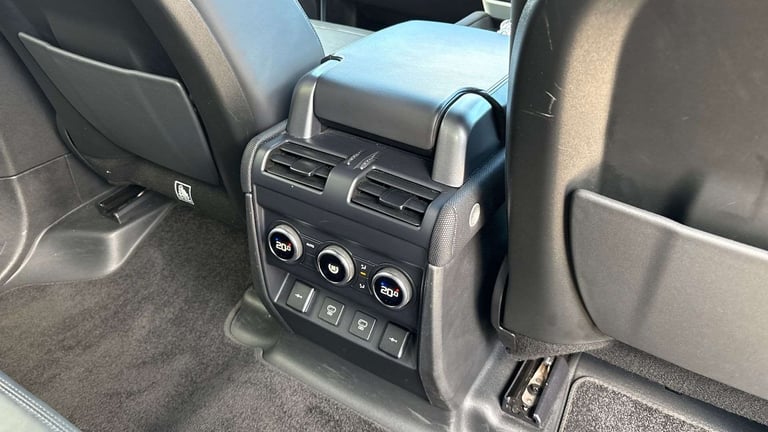 2021 Land Rover Defender 3.0 D300 X-Dynamic HSE 110 5dr Auto [7 Seat] ESTATE DIESEL Automatic