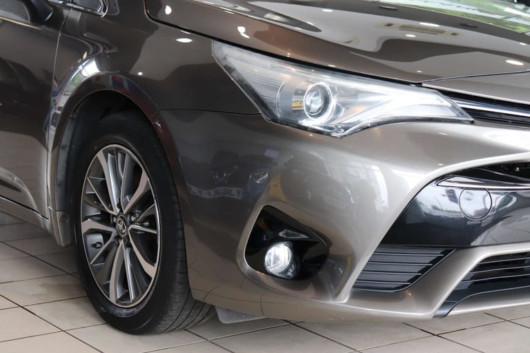 2017 Toyota Avensis 2.0 Avensis Business Edition+ D-4D 4dr Saloon Diesel Manual