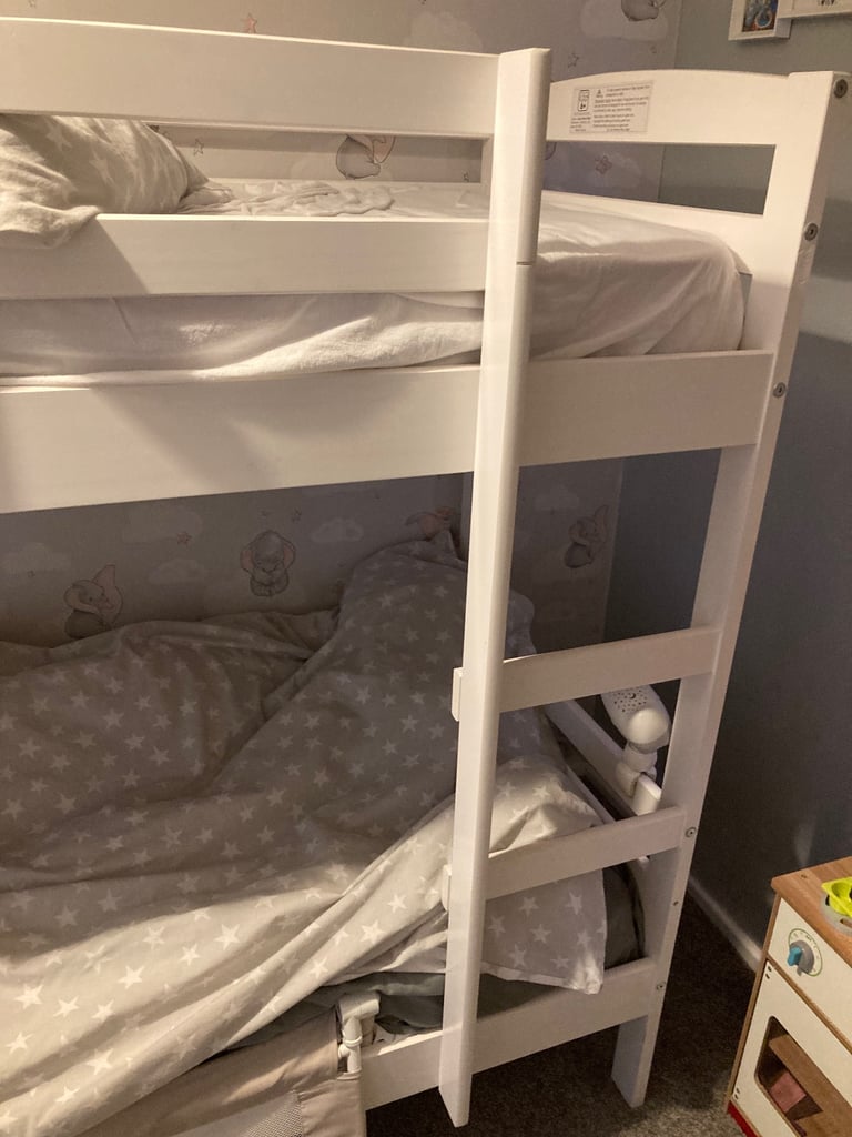 Bunk bed with mattresses 
