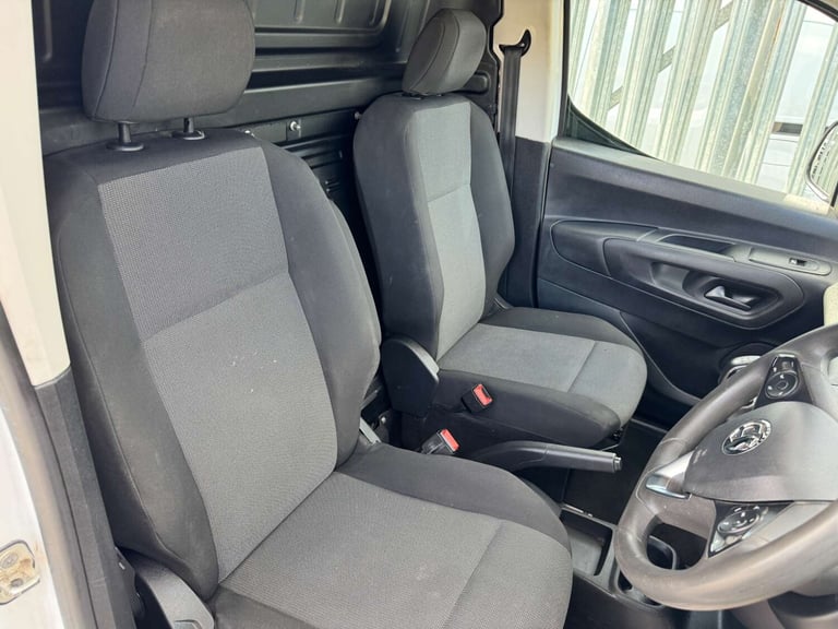 2020 Vauxhall Combo 2300 1.5 Turbo D 100ps H1 Sportive Van PANEL VAN DIESEL Manual