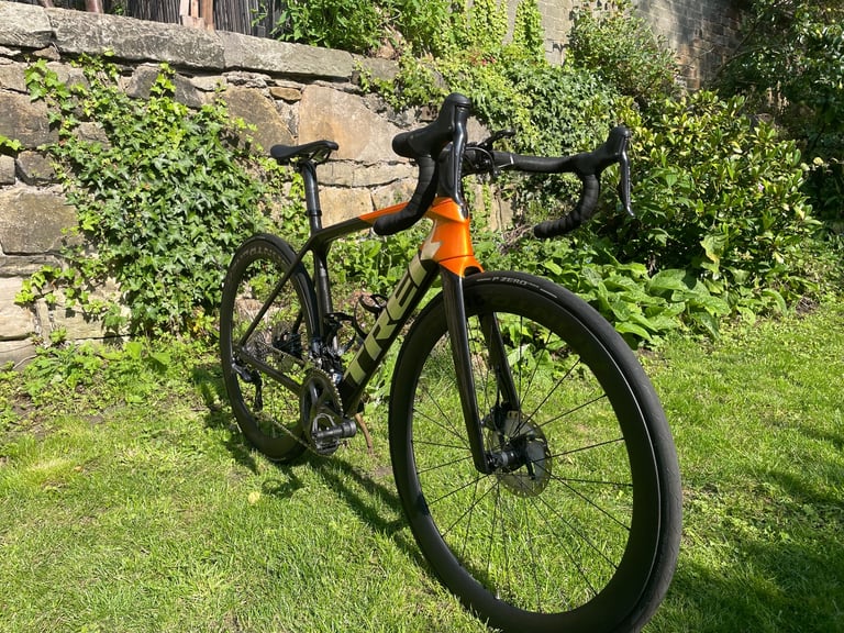 Trek Emonda SL7 2021 – Ultegra Di2 – Carbon Smoke/Orange – Size 52cm – Excellent