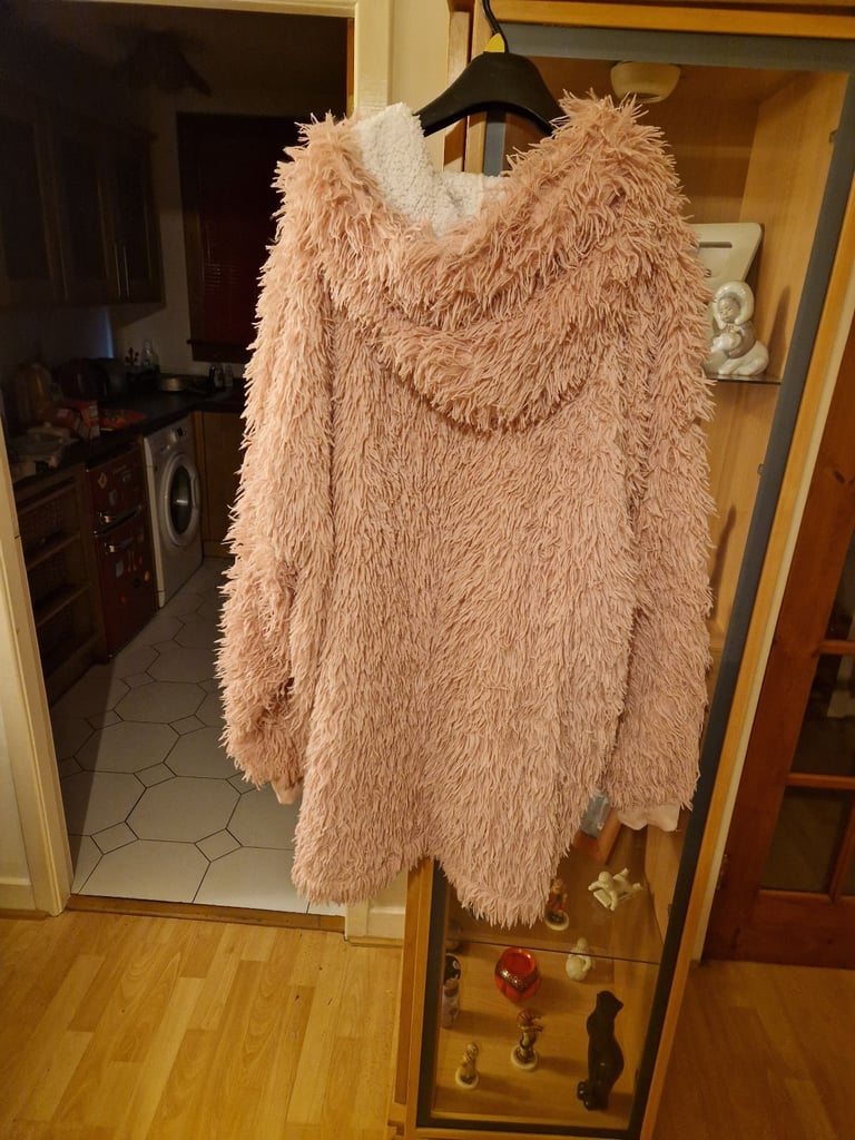 Pink Shaggy Fleece Blanket Hoodie size XLNew