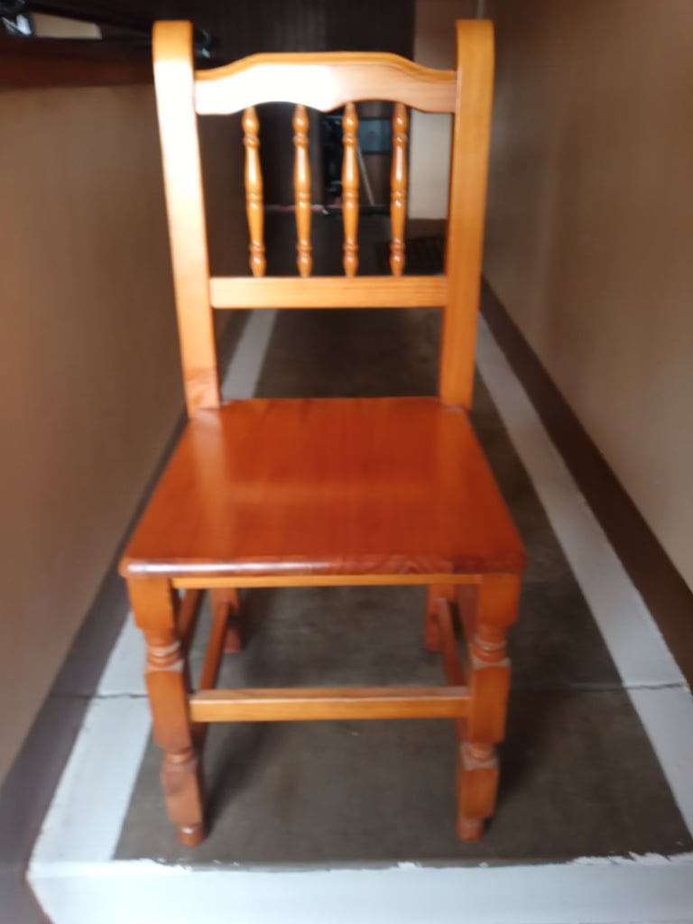 Pine chair 
