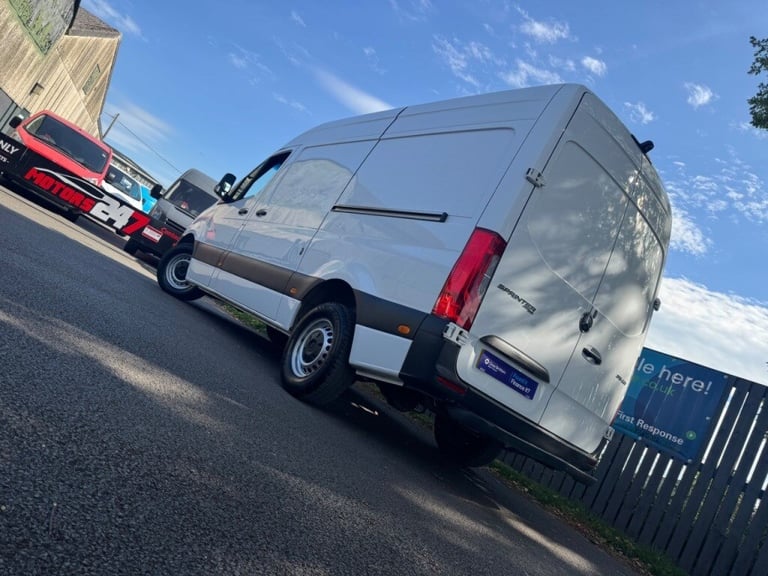Mercedes-Benz Sprinter 3.5t H2 L2 Progressive Van++1 OWNER++CRUISE++REV