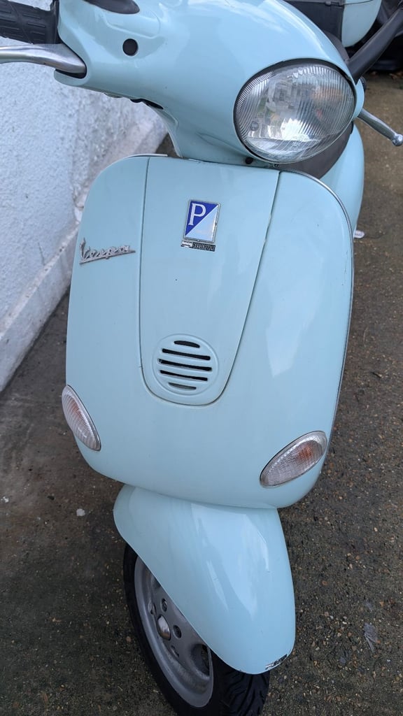 Piaggio, VESPA, 2003, 125 (18,596 miles) datatag , emissions test done (cc) helmet, D lock , cover 