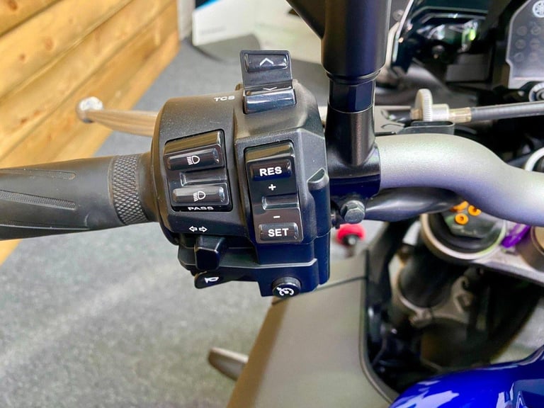 AWESOME 2017 YAMAHA MT-10, ONLY 13717 MILES, FSH 