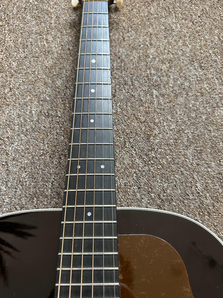 Sigma GJM SG100+  electro acoustic guitar + Hard Case + Daddario Humidity pack