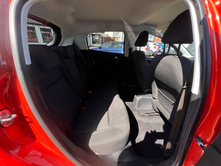 2016 Peugeot 208 1.2 PureTech Allure Euro 6 5dr HATCHBACK Petrol Manual