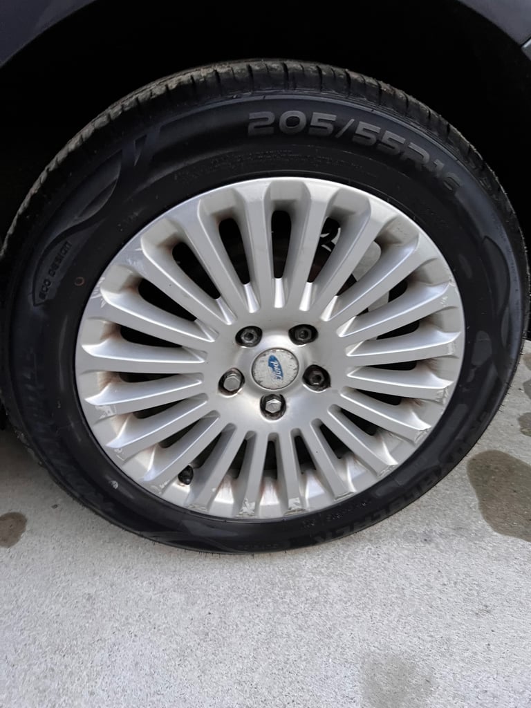 2010 Ford Focus 1.6 Titanium 5dr HATCHBACK Petrol Manual