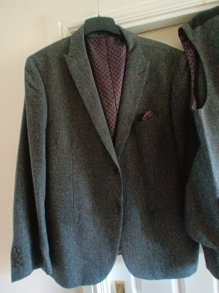 New Next Tailoring Quality Grey three-piece suit collect Farlington with cash Never worn 