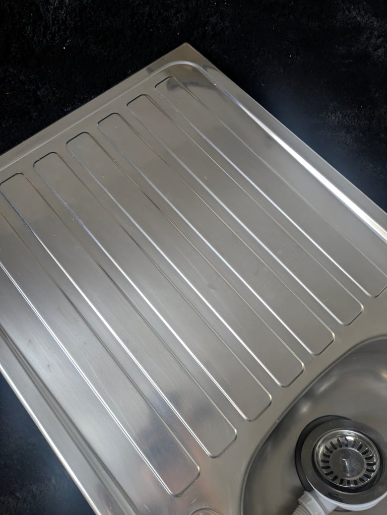 Stainless steel kitchen sink 