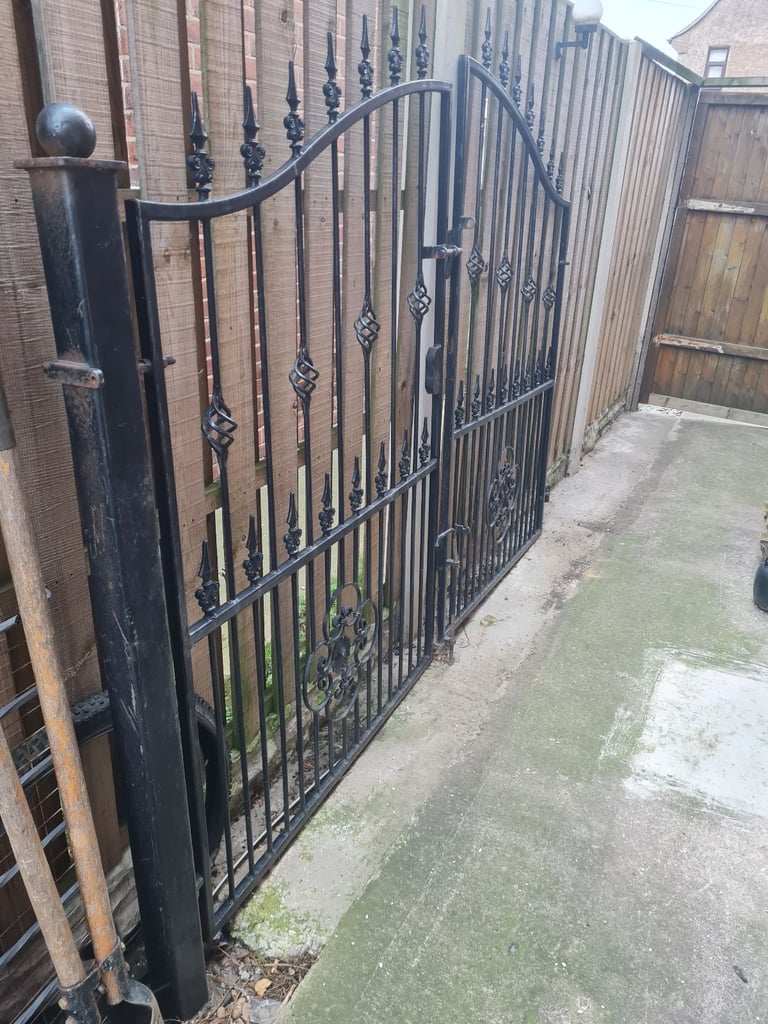 image for Very heavy set of iron driveway gates 