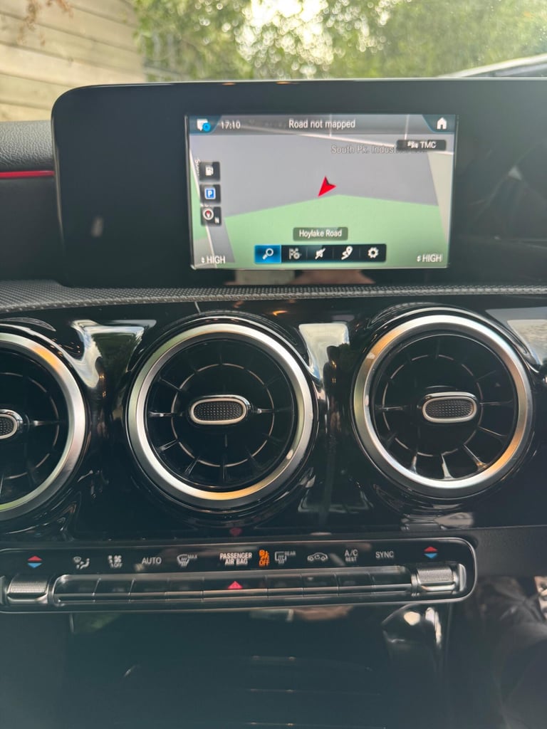 MERCEDES-BENZ A CLASS 2.0 A200d AMG Line 2019