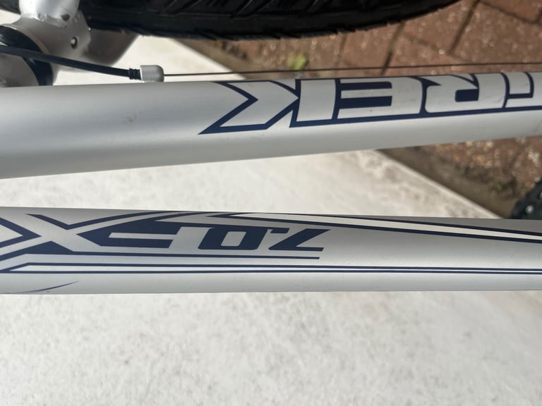 Trek 7.0fx woman's hybrid bike