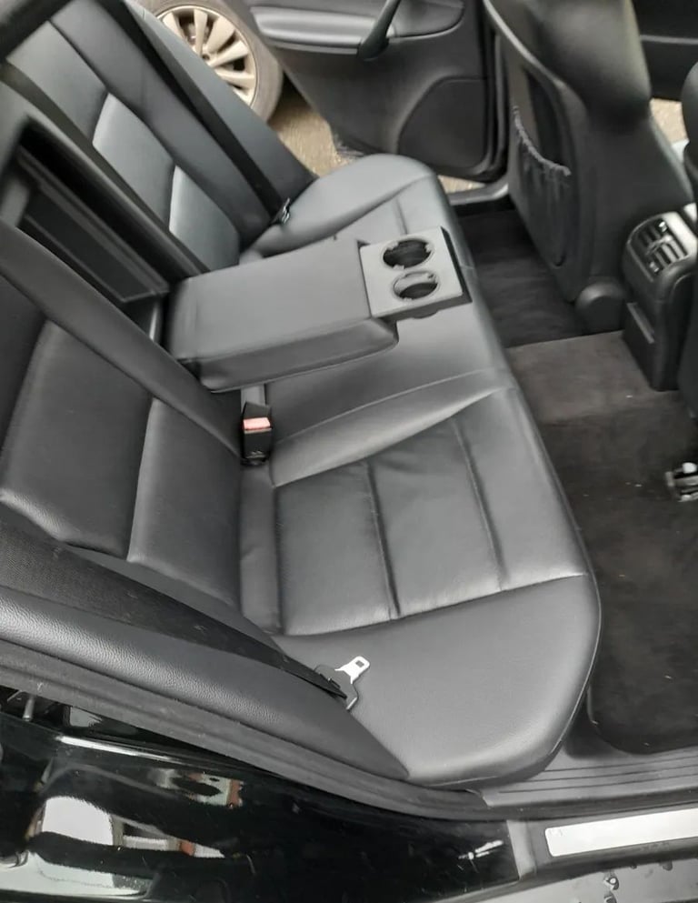 Mercedes Benz Merc Sports Kompressor C180K Automatic C Class Auto Cheap Black Salon Car.           