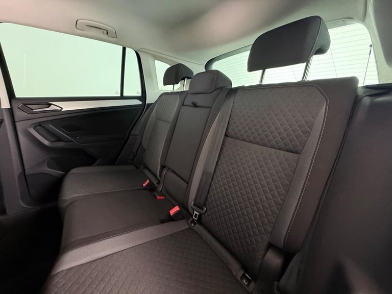 2017 Volkswagen Tiguan 2.0 TDI BlueMotion Tech SE Navigation Euro 6 (s/s) 5dr ESTATE Diesel Manual