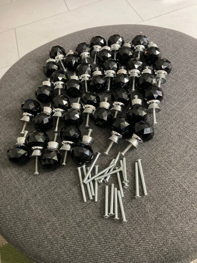 Kitchen cabinet door knobs