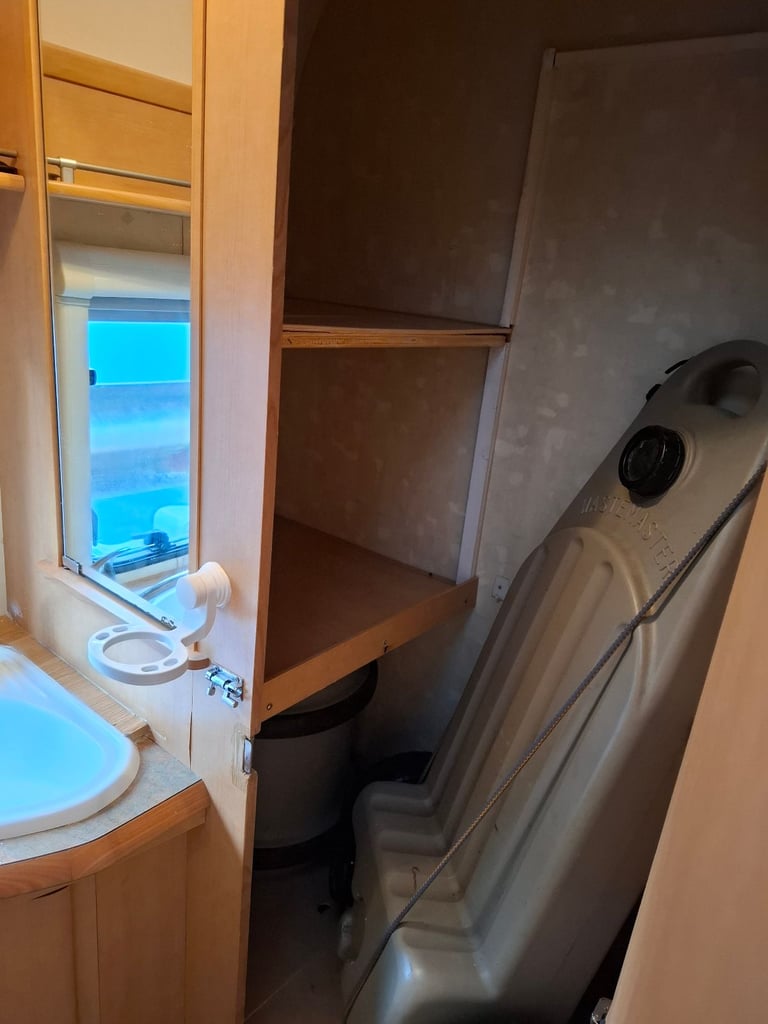 2003 Abbey Freestyle 520 SE 4 berth caravan with motor mover and solar panel