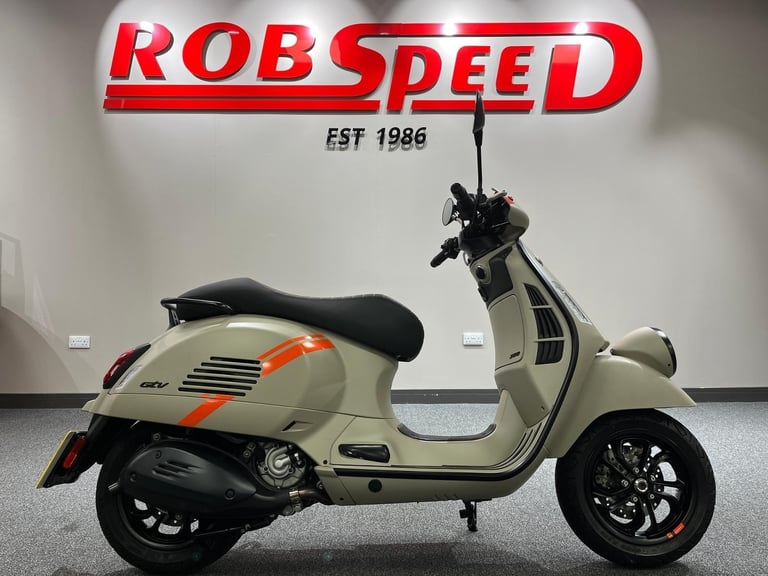 Piaggio Vespa GT GTV 300 scooter, 2024