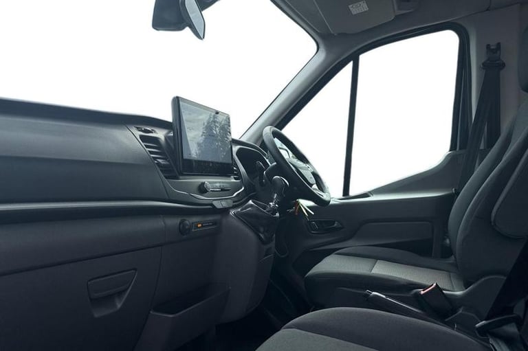 2025 Ford Transit 460 Leader L4 H3 ELWB High Roof 17 Seater Minibus RWD 2.0 EcoBlue 165ps, AI Min...