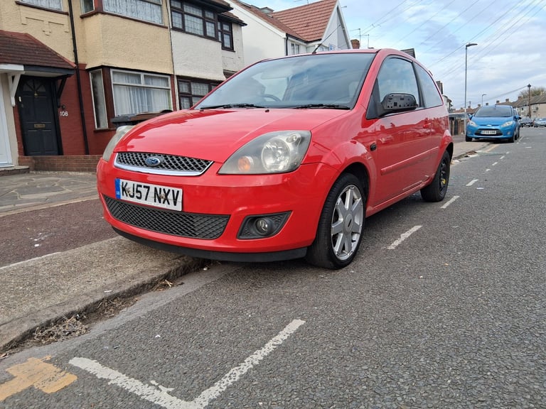 Ford fiesta zetec climate ready to go,  1.2 cheap to drive 