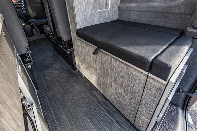 Wellhouse Ford Custom LUX XL 2