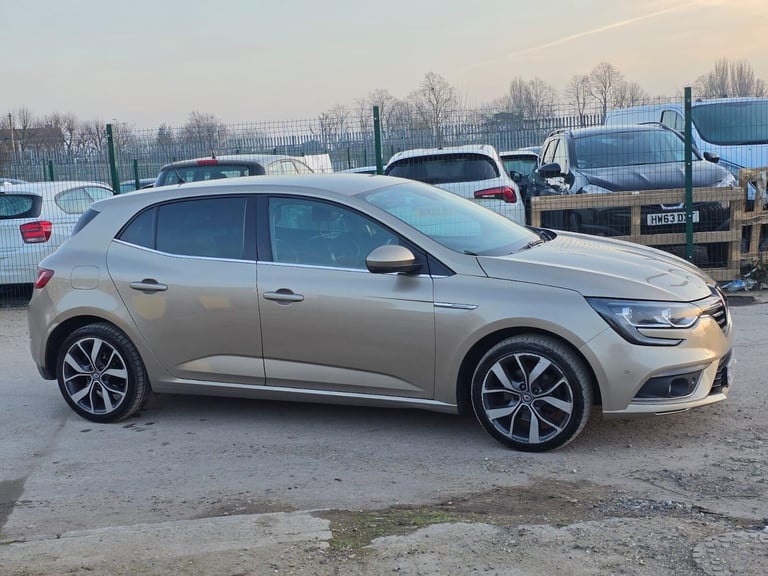 2016 Renault Megane 1.5 dCi Dynamique S Nav EDC Euro 6 5dr Hatchback Diesel Automatic