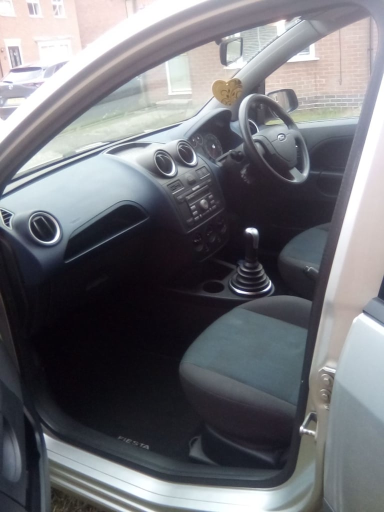FORD FIESTA 1.25 ZETEC CLIMATE ONLY 64K MILES OFFERS INVITED 