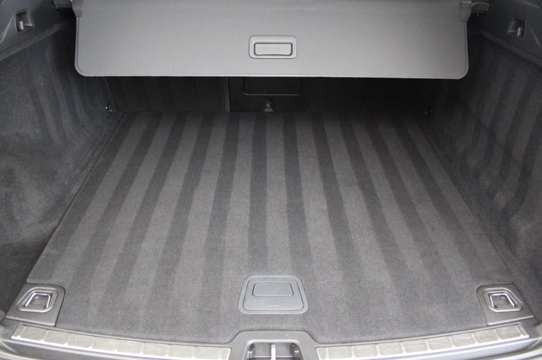 2018 Volvo XC60 2.0 D4 R DESIGN 5dr AWD Geartronic ESTATE DIESEL Automatic