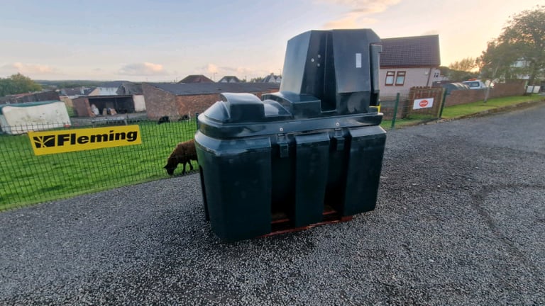 Titan 1300 litre bunded diesel fuel station tank 240v pump tractor 