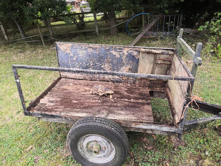 Tatty old trailer