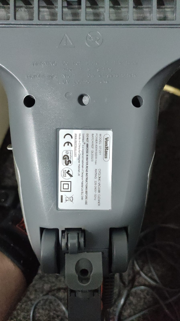 VonHaus Cyclonic Vacuum Cleaner with UV Lights