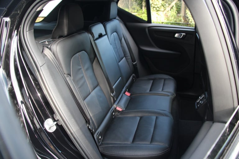 2022 Volvo XC40 T3 INSCRIPTION Estate Petrol Automatic