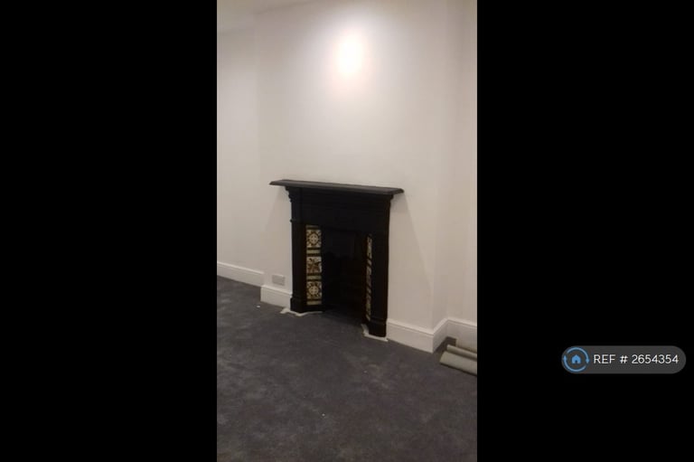 2 bedroom flat in West End Lane, London, NW6 (2 bed) (#2654354)