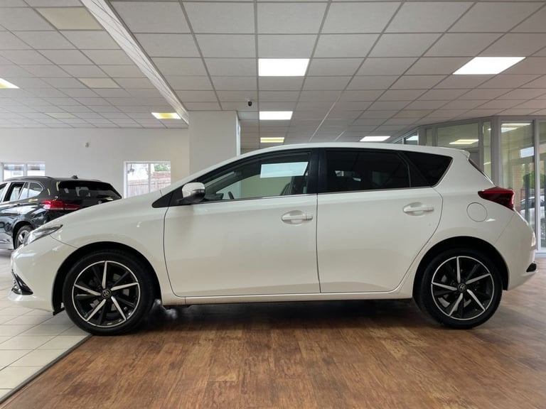 2017 Toyota Auris 1.2T Design TSS 5dr HATCHBACK PETROL Manual