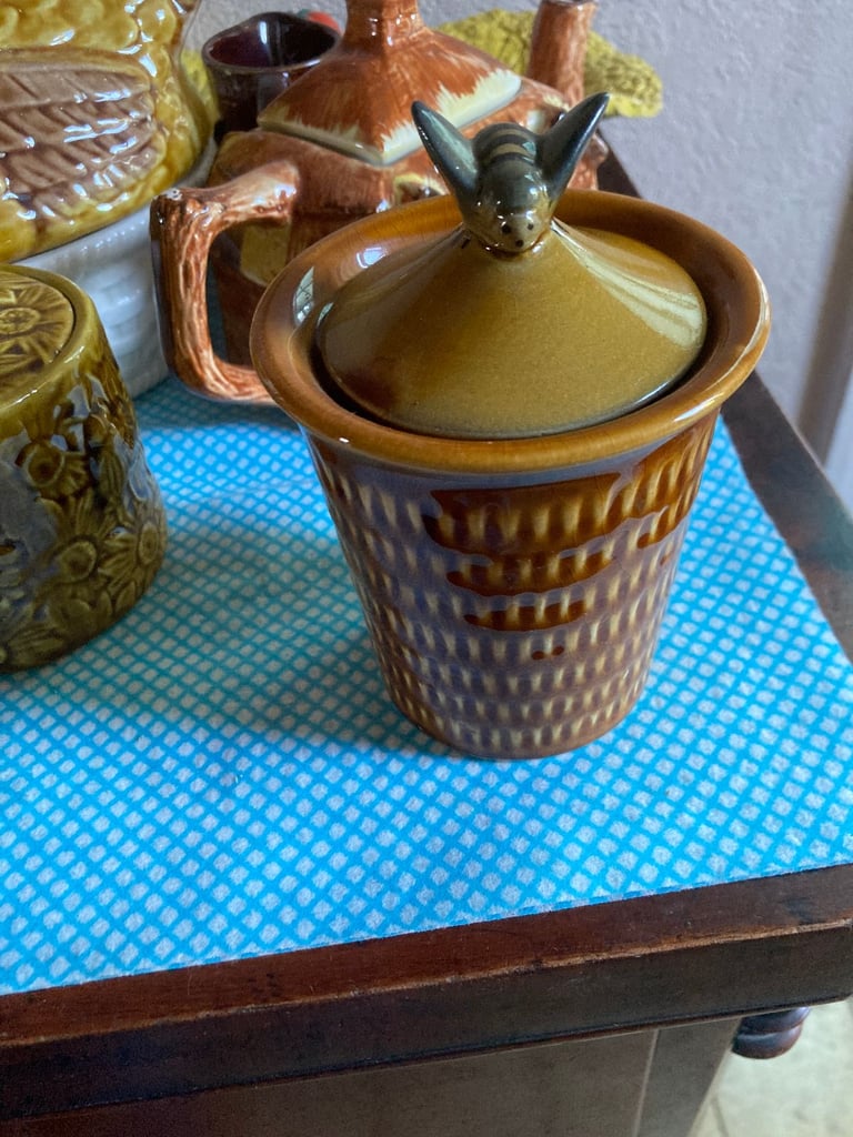 Vintage Secla Bee Finial Ceramic Honey Pot reasonable offers accepted