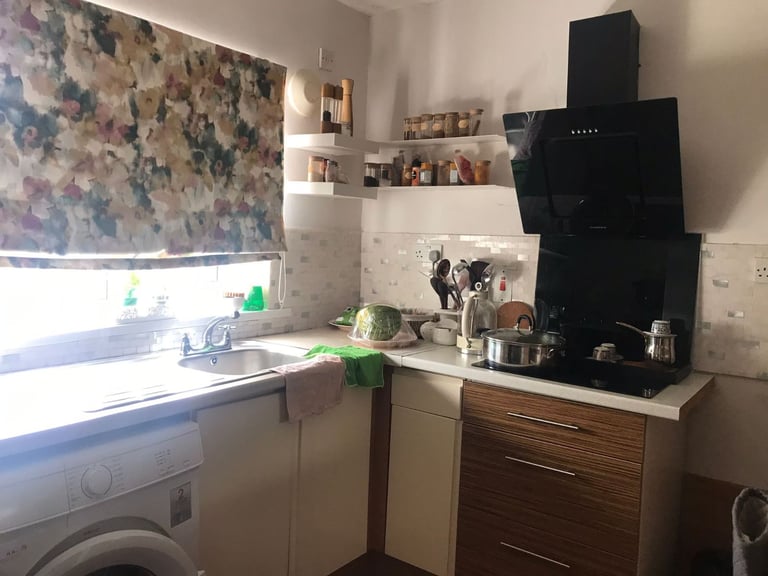 FREE Used Fitted Kitchen – Modern Style –
