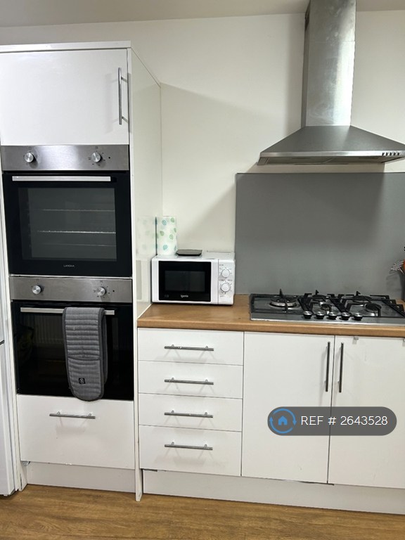 5 bedroom house in Newcome Road, Portsmouth, PO1 (5 bed) (#2643528)