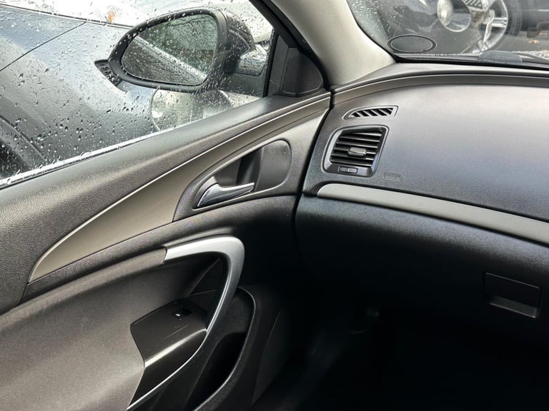 2010 Vauxhall Insignia 2.0 CDTi ecoFLEX Exclusiv Nav Sports Tourer Euro 5 5dr ESTATE Diesel Manual