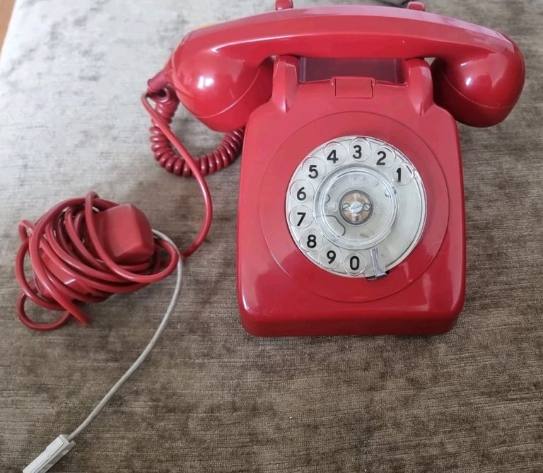 Vintage 1970s Red GPO Retro Telephone 706 F
