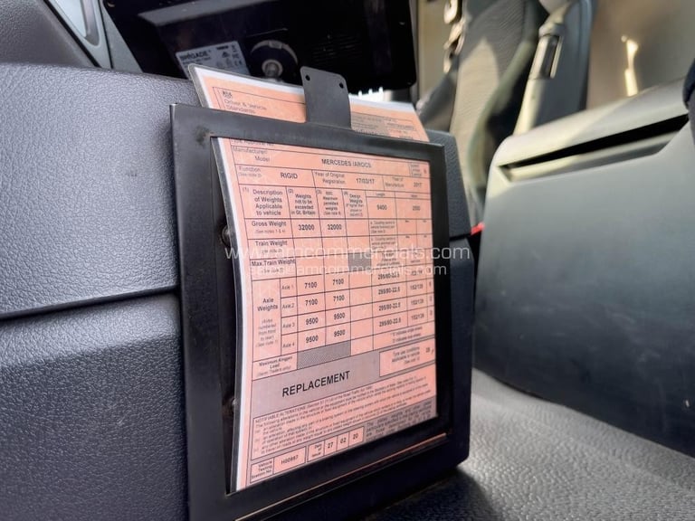 2017 (17) MERCEDES-BENZ AROCS 3240K TIPPER