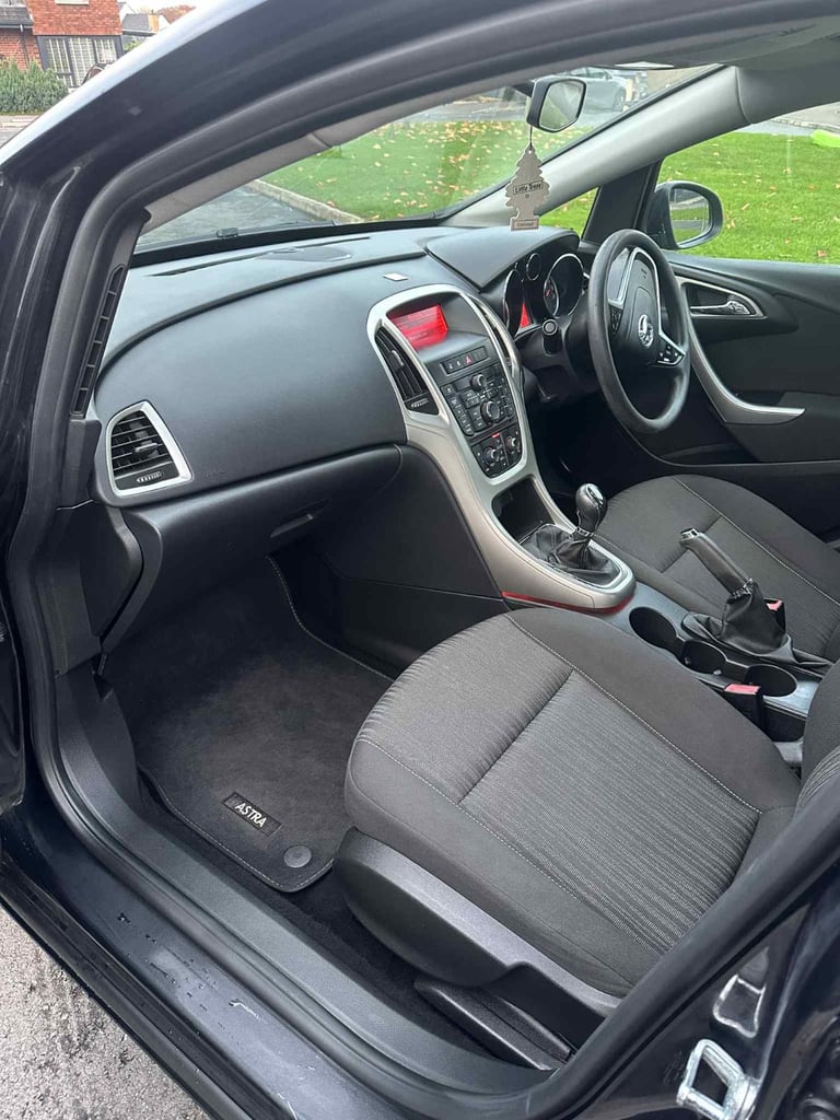 Vauxhall, ASTRA, Hatchback, 2011, Manual, 1398 (cc), 5 doors
