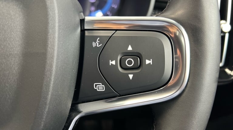 2023 Volvo XC40 Plus, B3 Mild hybrid, Petrol, Dark (360 Parking Camera, Apple Car Play) Estate Pe...