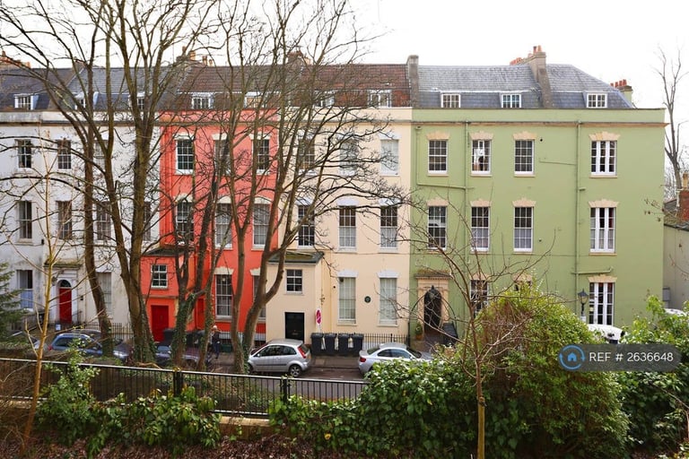 1 bedroom flat in Grove House, Bristol, BS8 (1 bed) (#2636648)